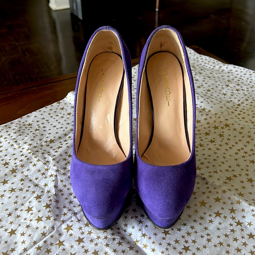 Authentic Casadei purple platform pums